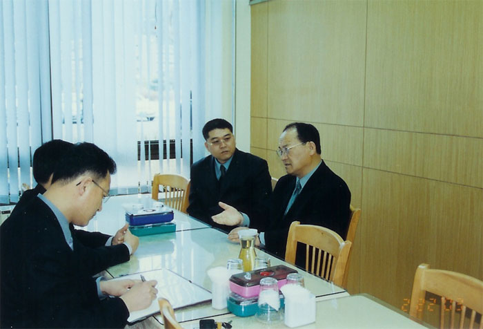 연합동문회장님과 함께(2003.2.21)