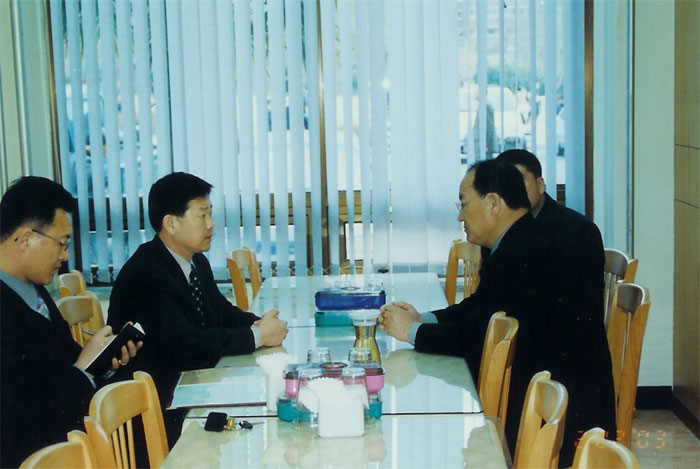 연합동문회장님과 함께(2003.2.21)